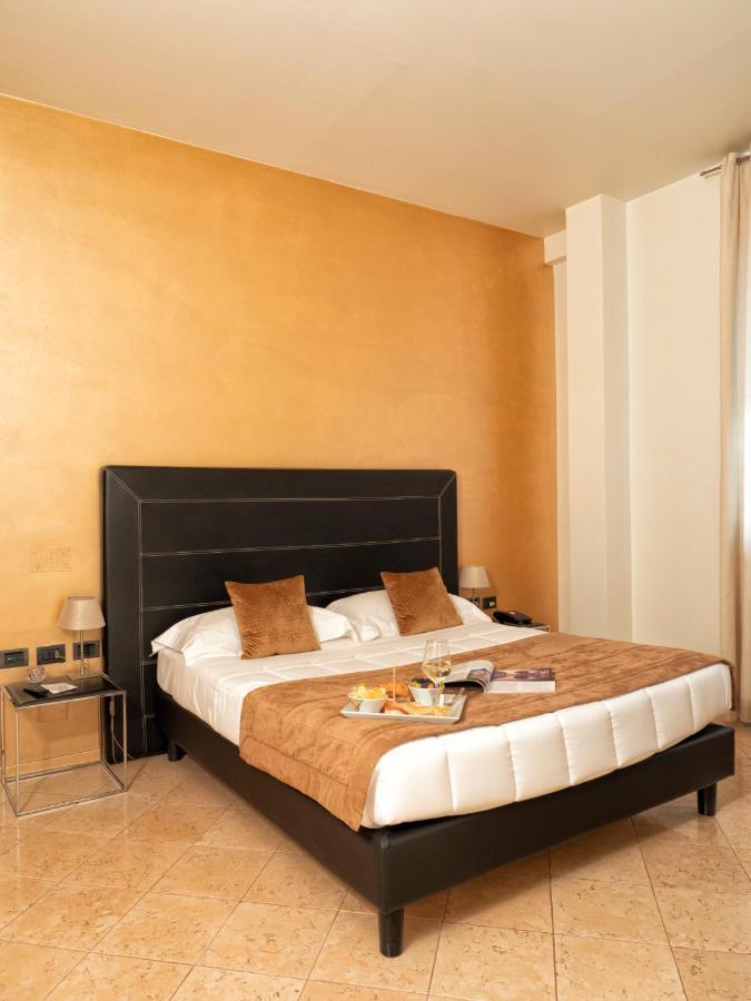 Hotel Europa Pallazzolo sullʼOglio Zewnętrze zdjęcie