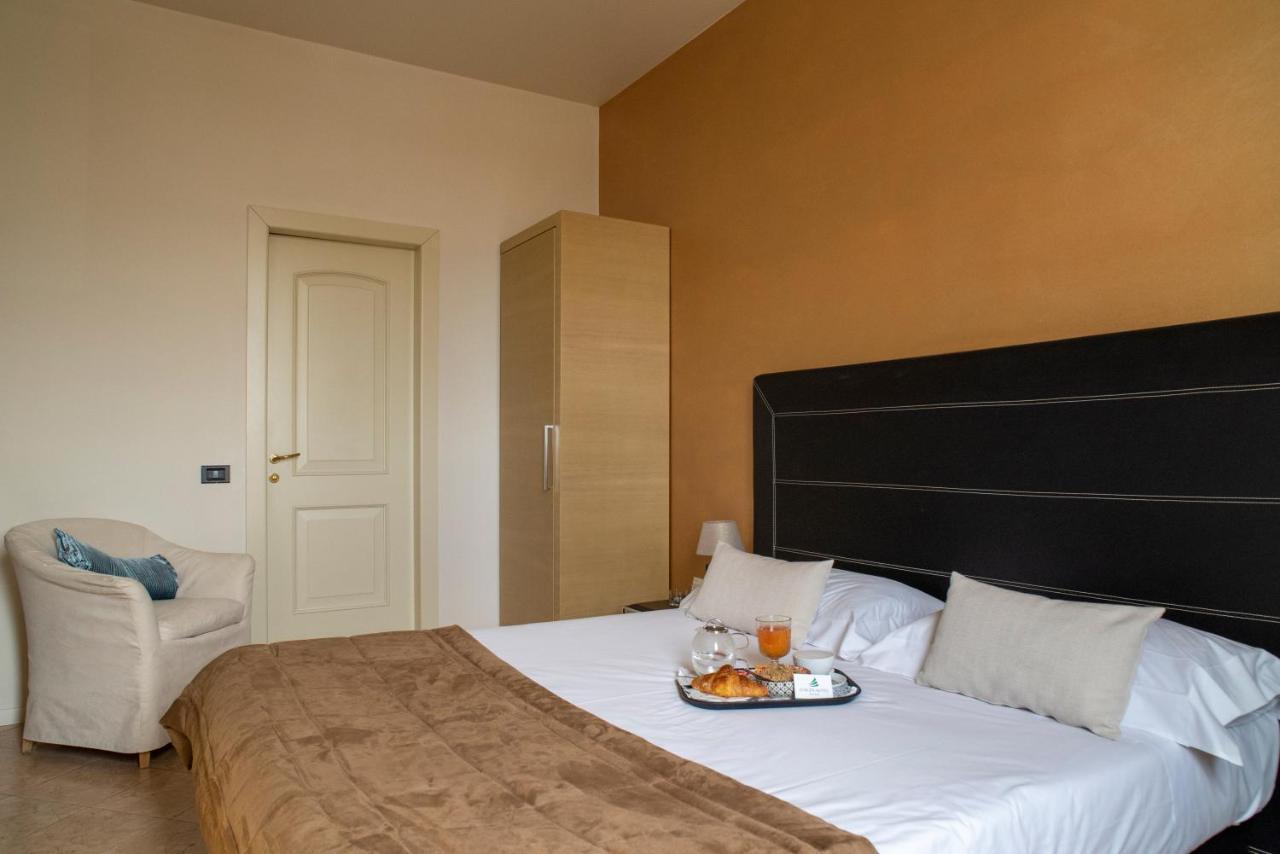 Hotel Europa Pallazzolo sullʼOglio Zewnętrze zdjęcie